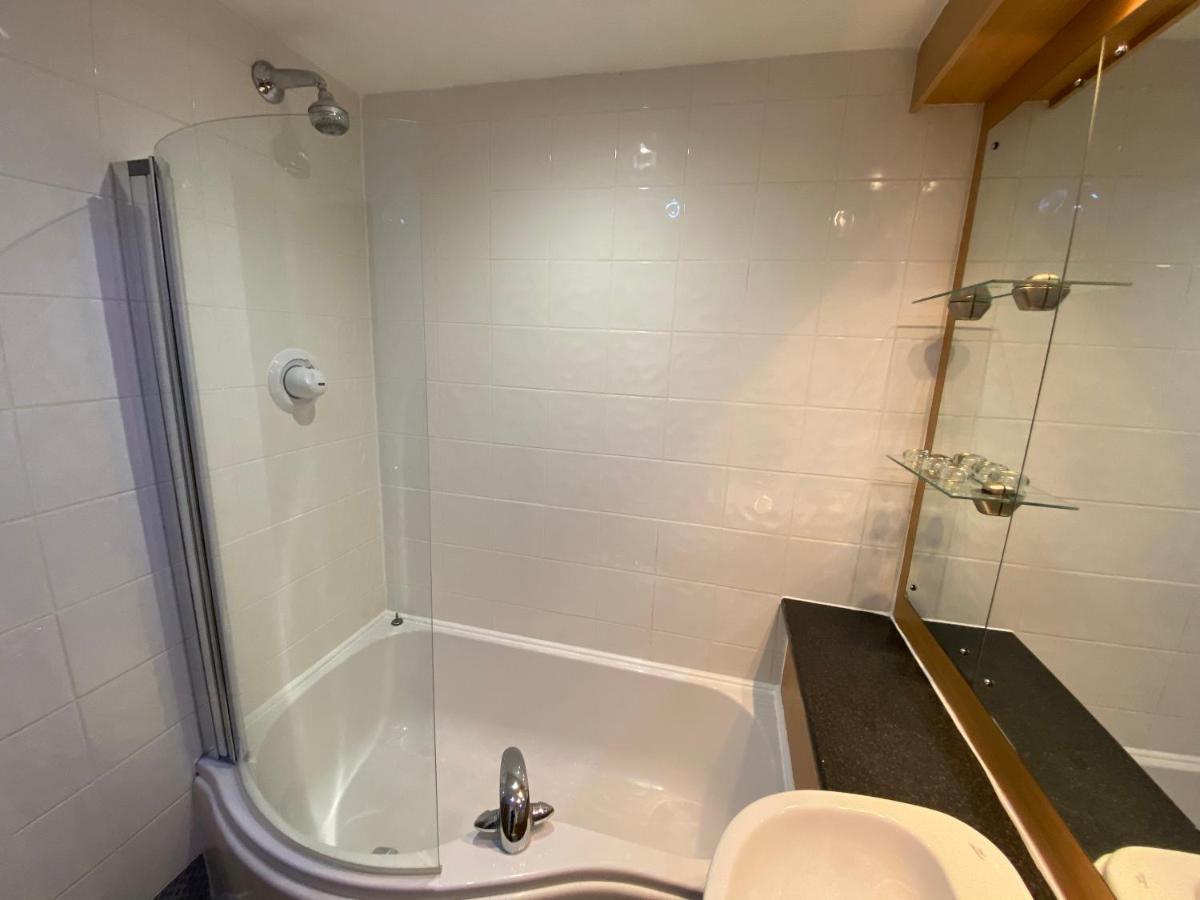 Large 5-Bed City Centre Townhouse With Secure Parking Manchester Exterior photo