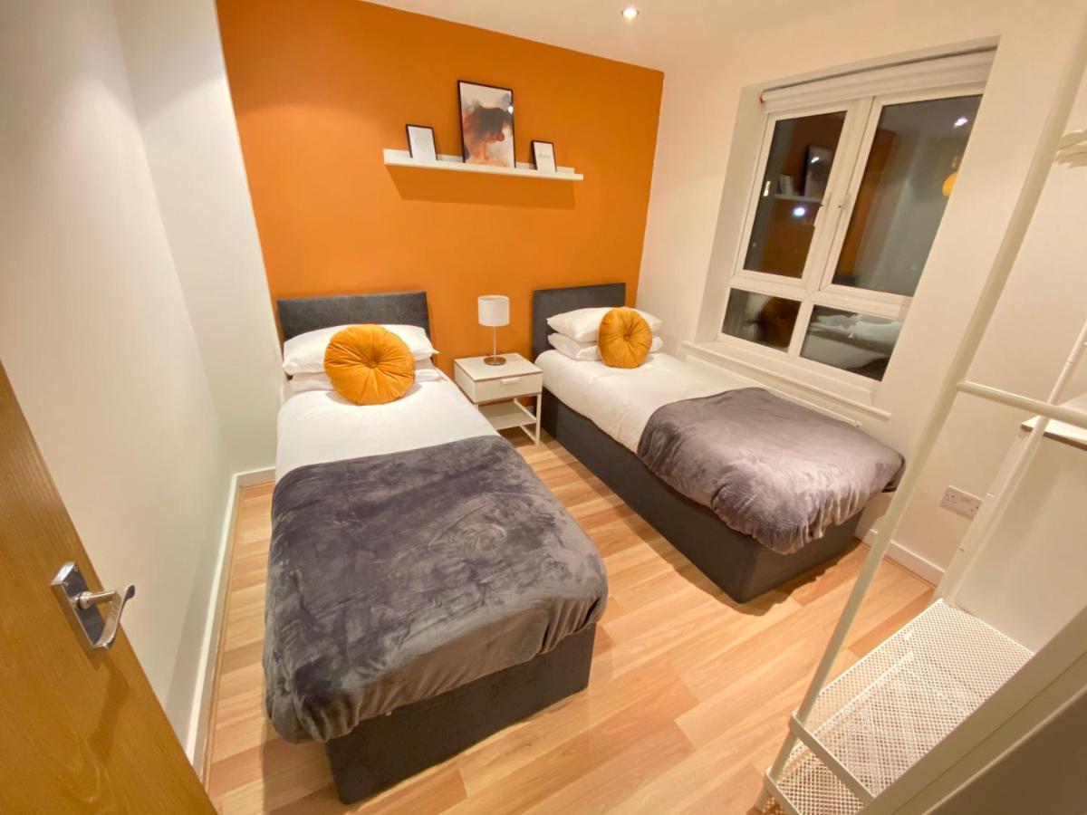 Large 5-Bed City Centre Townhouse With Secure Parking Manchester Exterior photo